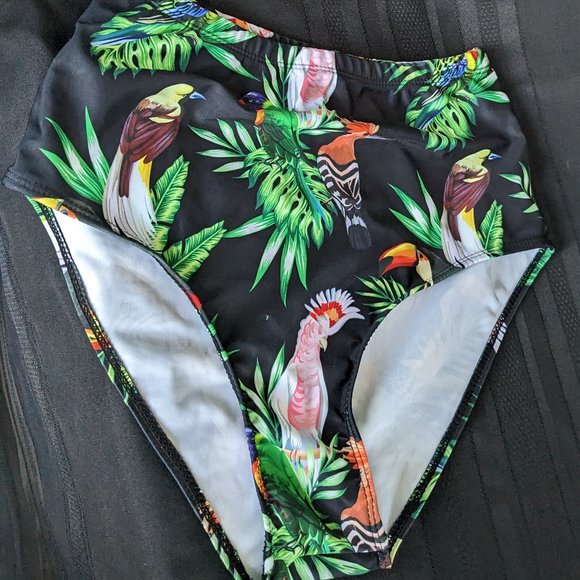 Bikini bottom, high waist, size Medium - Picture 1 of 3